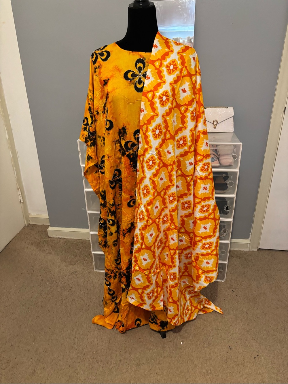 Embroidered design 2 pc Floral Kaftan moo moo  with Matching Shawl
